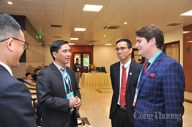 Phát triển thị trường năng lượng ASEAN bền vững, xanh và sạch Phát triển thị trường năng lượng ASEAN bền vững, xanh và sạch