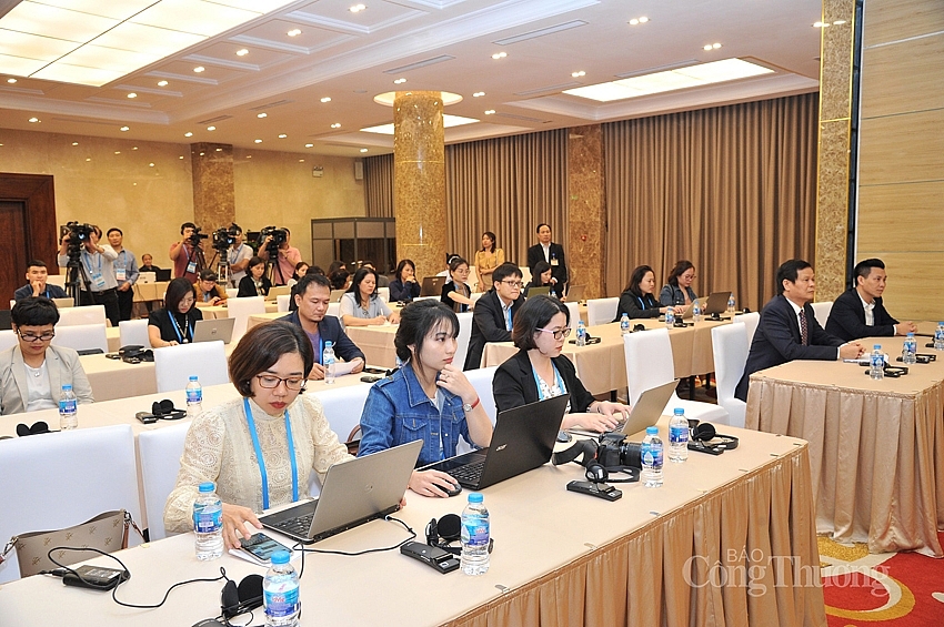 undefined 4708-hop-bao2