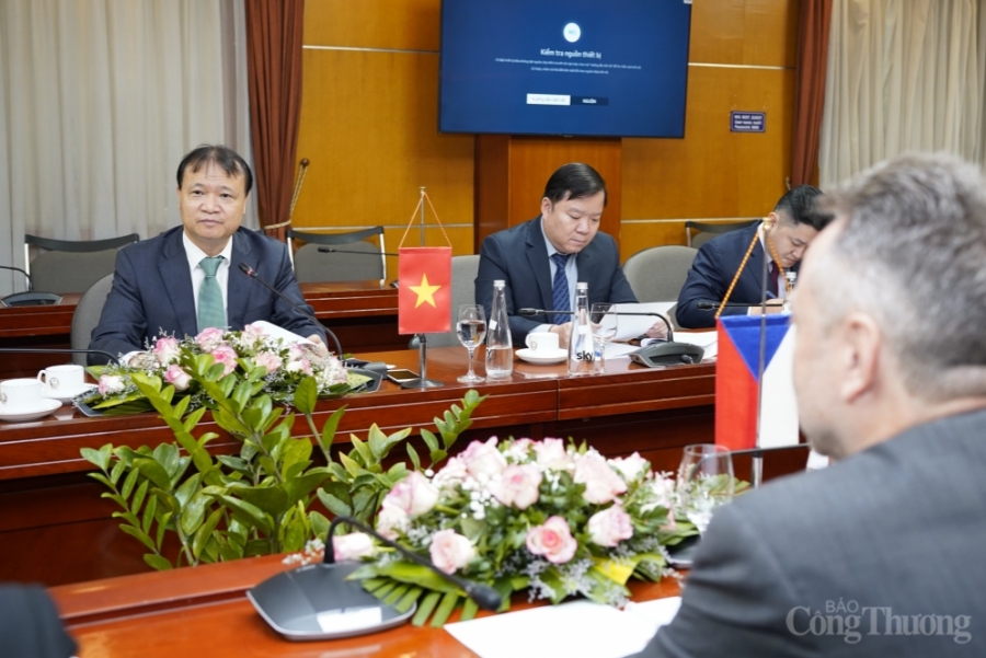 Việt Nam – Cộng hòa Séc: Tăng cường hợp tác trong lĩnh vực sản xuất ô tô Việt Nam – Cộng hòa Séc: Tăng cường hợp tác trong lĩnh vực sản xuất ô tô