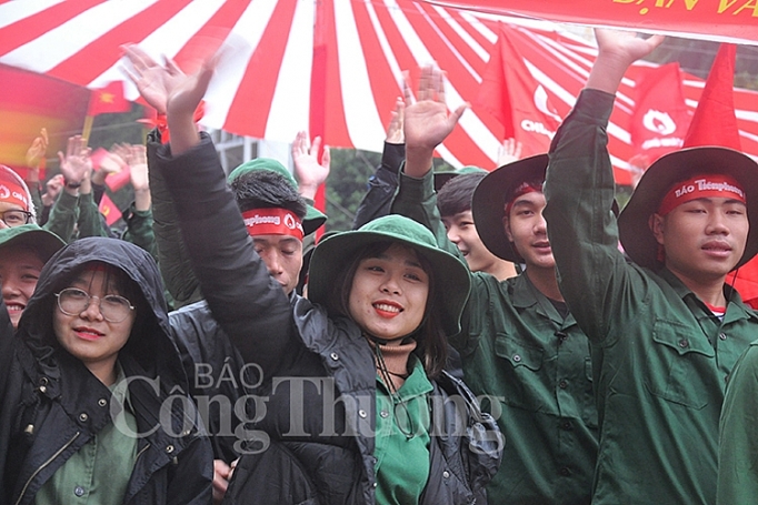 bo cong thuong dong hanh cung chu nhat do 2020