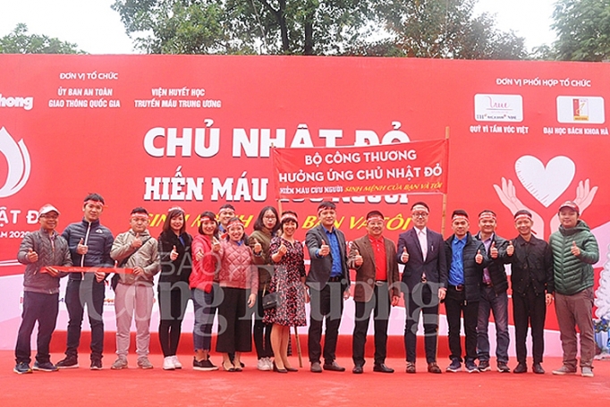 bo cong thuong dong hanh cung chu nhat do 2020