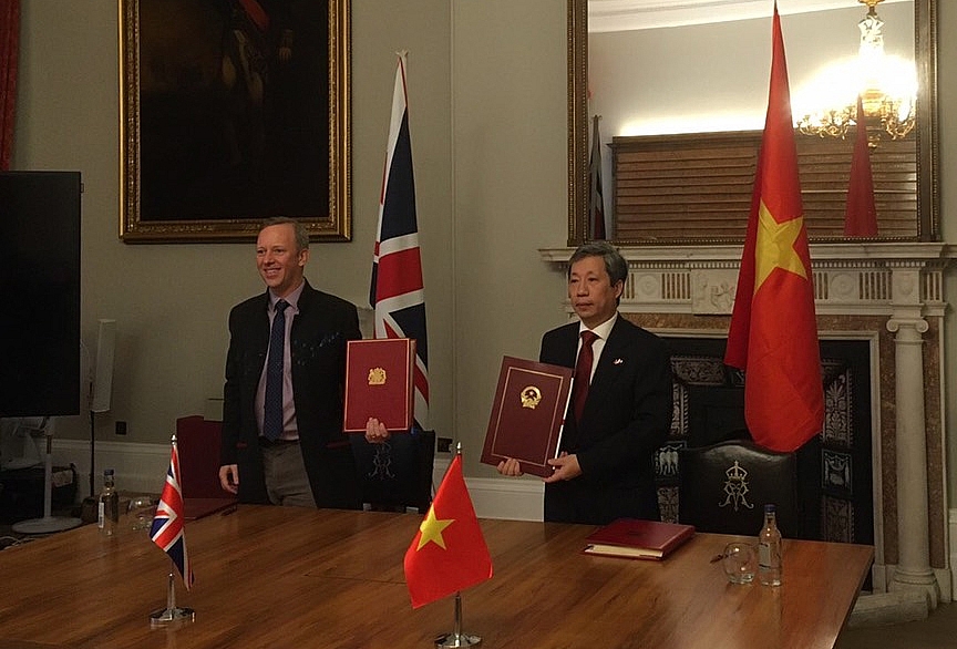 Chính thức ký kết Hiệp định Thương mại tự do Việt Nam - Vương quốc Anh Chính thức ký kết Hiệp định Thương mại tự do Việt Nam - Vương quốc Anh