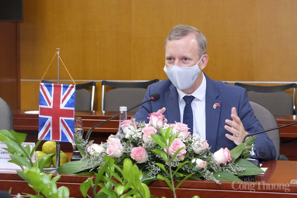 Bộ trưởng Nguyễn Hồng Diêm: Việt Nam tiếp tục tạo môi trường thuận lợi thu hút vốn đầu tư trong lĩnh vực năng lượng tái tạo