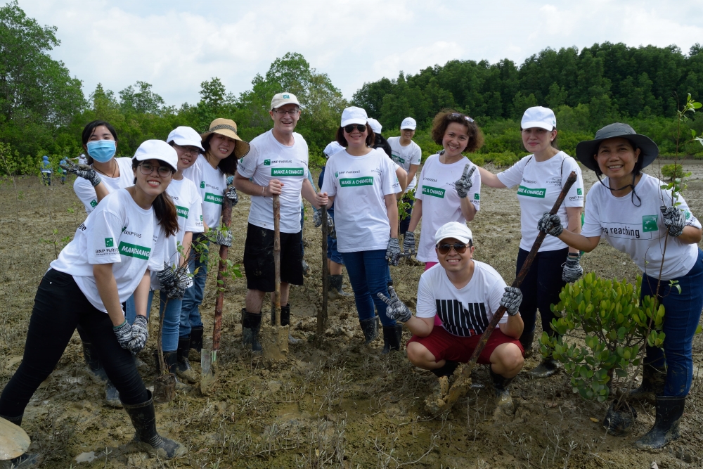 bnp paribas accompanies banking development in vietnam