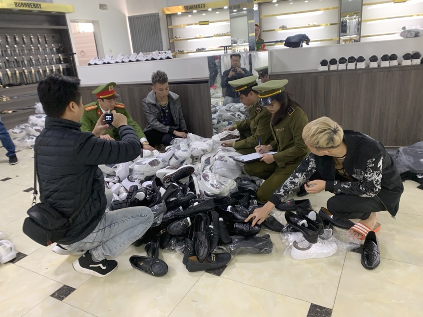 Lực lượng chức năng thống kê hàng hóa vi phạm Lực lượng chức năng thống kê hàng hóa vi phạm