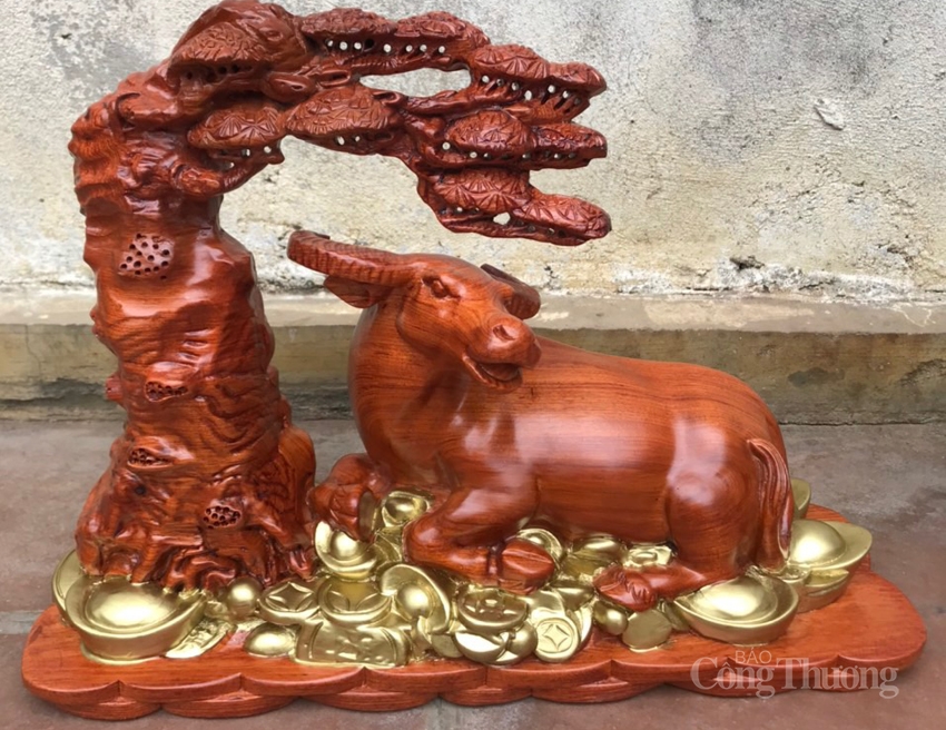 Mẫu trâu tiền vàng nằm dưới gốc tùng... Mẫu trâu tiền vàng nằm dưới gốc tùng...