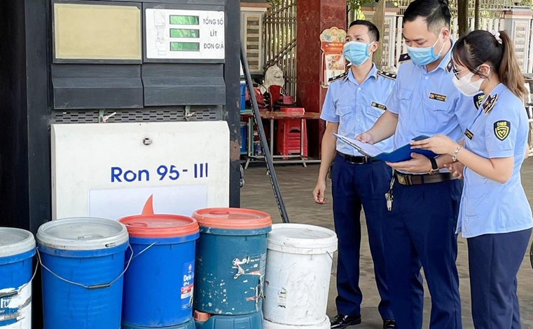 Quản lý thị trường Tiền Giang: Đồng loạt kiểm tra, giám sát hoạt động kinh doanh xăng dầu