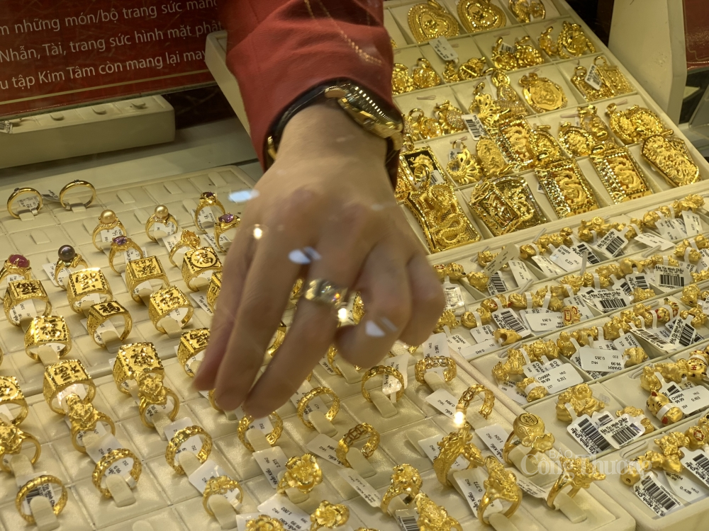 Vàng tăng giá nhẹ