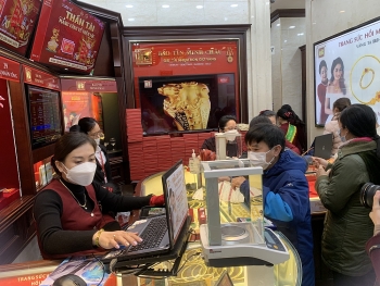 Vàng phá mốc 69 triệu/lượng