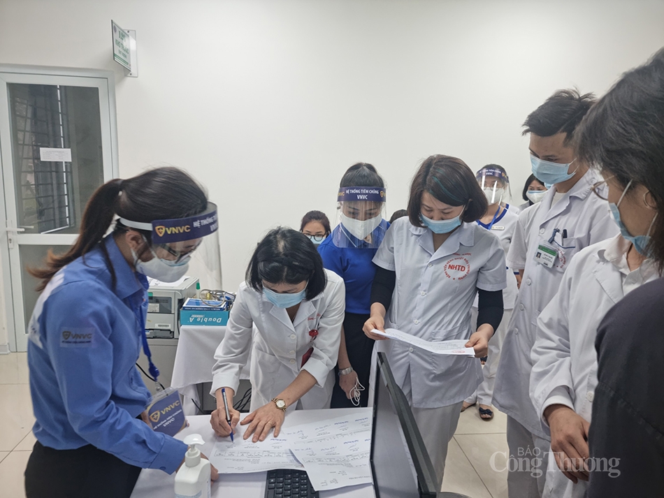  Tại Bệnh viện Bệnh Nhiệt đới T.Ư cơ sở 2 được phân bổ 450 liều vaccine.