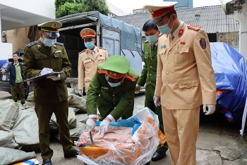 Ngăn chặn 3,3 tấn nầm lợn đông lạnh nấm mốc lưu thông theo hướng Lạng Sơn - Bắc Giang