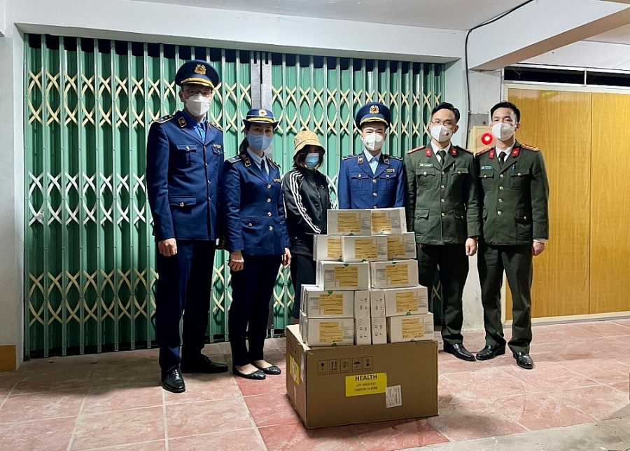 600 Kit test nhanh Covid-19 do Đoàn Kiểm tra liên ngành 389 tỉnh & Đội QLTT số 1 phát hiện, xử lý