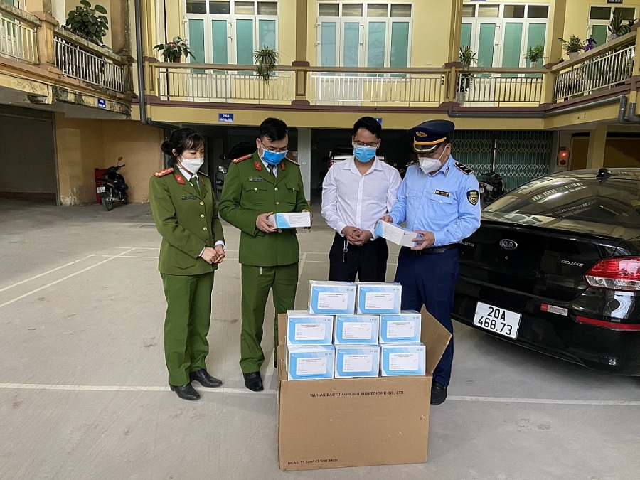 620 bộ Kit test nhanh Covid-19 do Đội QLTT số 1 phát hiện