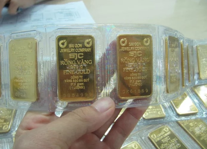 Tiếp tục lao dốc, chạm đáy 2 tuần Tiếp tục lao dốc, chạm đáy 2 tuần