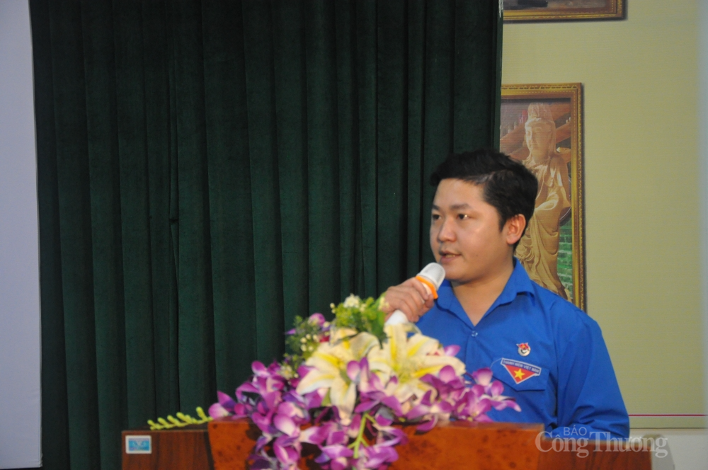 đồng chí Đỗ Hải Đăng - Phó Bí thư ĐTN Cục đã trình bày kết quả công tác Đoàn, phong trào thanh niên nhiệm kỳ 2017-2022 và phương hướng, nhiệm vụ công tác Đoàn và phong trào thanh niên nhiệm kỳ 2022-2027