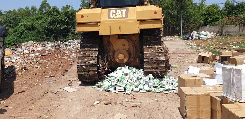 Đắk Nông tiêu hủy trên 5.300 hộp sữa bột Omega 369 Q10 Alaska giả Đắk Nông tiêu hủy trên 5.300 hộp sữa bột Omega 369 Q10 Alaska giả