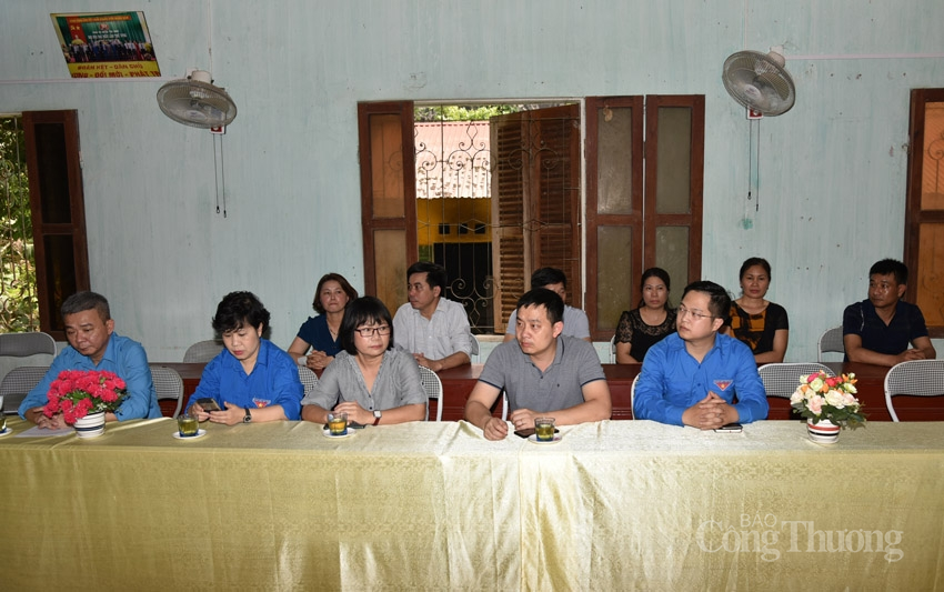 “Nối nhịp” yêu thương đến học sinh nghèo vượt khó tại Hà Giang