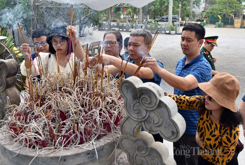 “Nối nhịp” yêu thương đến học sinh nghèo vượt khó tại Hà Giang