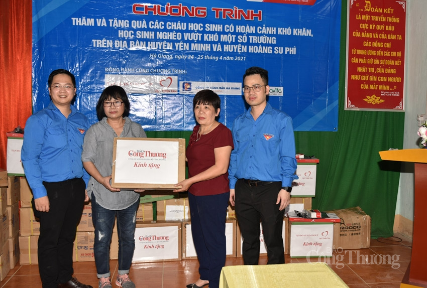 “Nối nhịp” yêu thương đến học sinh nghèo vượt khó tại Hà Giang