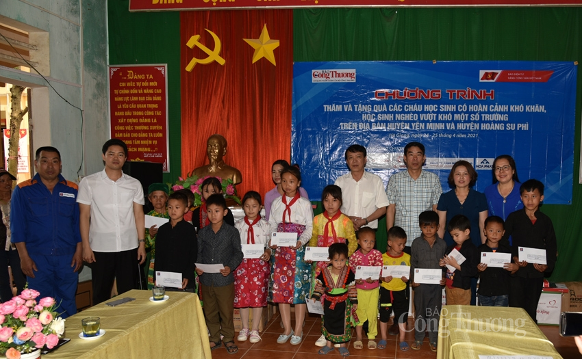 “Nối nhịp” yêu thương đến học sinh nghèo vượt khó tại Hà Giang