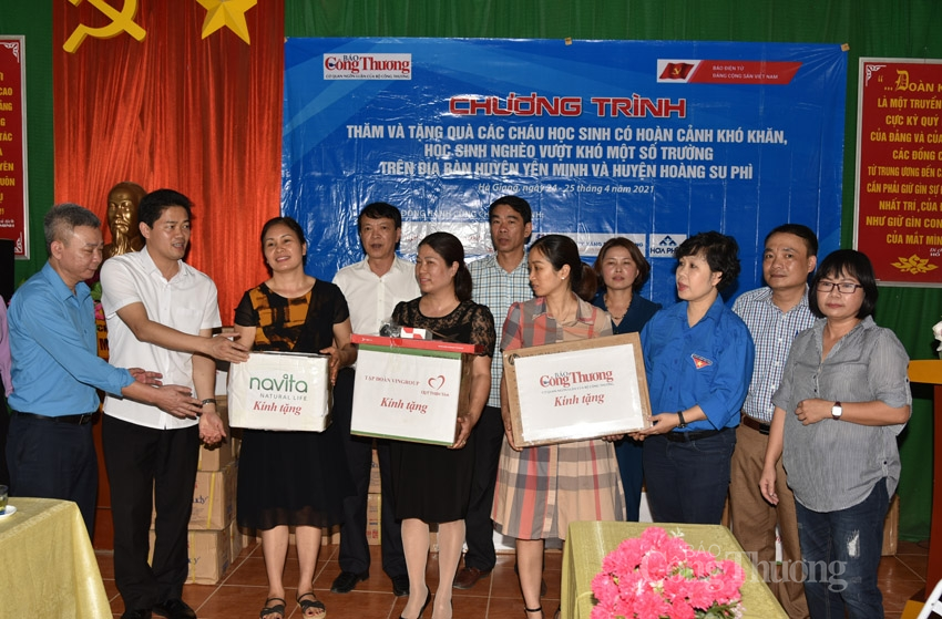 “Nối nhịp” yêu thương đến học sinh nghèo vượt khó tại Hà Giang