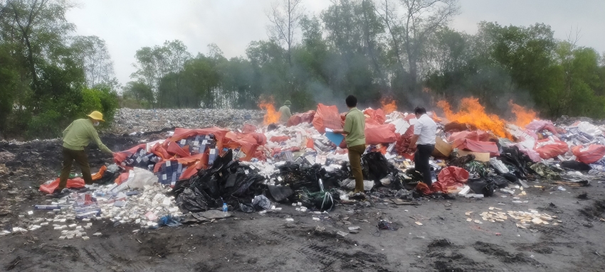 Cao Bằng: Tạm giữ hơn 1.800kg nguyên liệu lá thuốc lá không rõ nguồn gốc Cao Bằng: Tạm giữ hơn 1.800kg nguyên liệu lá thuốc lá không rõ nguồn gốc