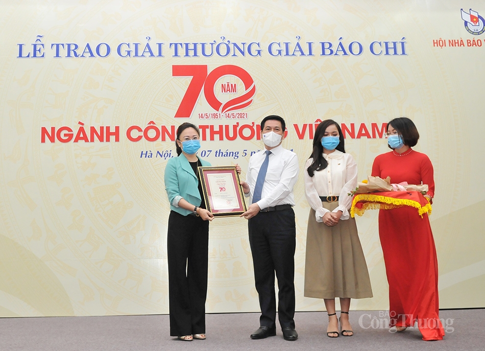 Giải Báo chí 70 năm ngành Công Thương: Tôn vinh 41 nhóm tác giả, tác phẩm Giải Báo chí 70 năm ngành Công Thương: Tôn vinh 41 nhóm tác giả, tác phẩm