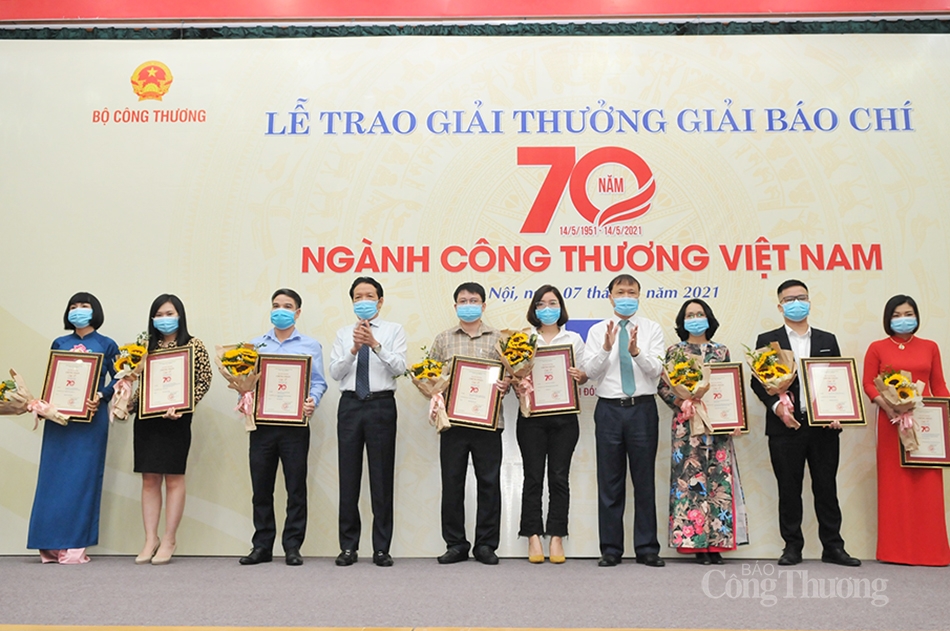 Giải Báo chí 70 năm ngành Công Thương: Tôn vinh 41 nhóm tác giả, tác phẩm Giải Báo chí 70 năm ngành Công Thương: Tôn vinh 41 nhóm tác giả, tác phẩm
