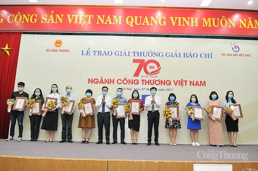 Giải Báo chí 70 năm ngành Công Thương: Tôn vinh 41 nhóm tác giả, tác phẩm Giải Báo chí 70 năm ngành Công Thương: Tôn vinh 41 nhóm tác giả, tác phẩm