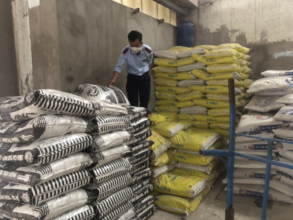 Tiền Giang: Xử phạt 01 cá nhân buôn bán phân bón giả số tiền gần 180 triệu đồng Tiền Giang: Xử phạt 01 cá nhân buôn bán phân bón giả số tiền gần 180 triệu đồng