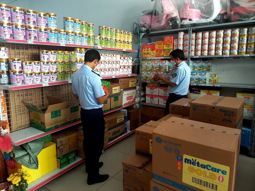 Cục QLTT Tiền Giang: Chuyển cơ quan Công an điều tra xử lý 01 vụ buôn bán hàng giả có dấu hiệu tội phạm Cục QLTT Tiền Giang: Chuyển cơ quan Công an điều tra xử lý 01 vụ buôn bán hàng giả có dấu hiệu tội phạm