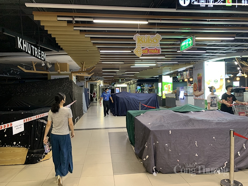 Lượng khách đến siêu thị ổn định trở lại trong ngày đầu Hà Nội siết chặt phòng dịch Covid-19 Lượng khách đến siêu thị ổn định trở lại trong ngày đầu Hà Nội siết chặt phòng dịch Covid-19