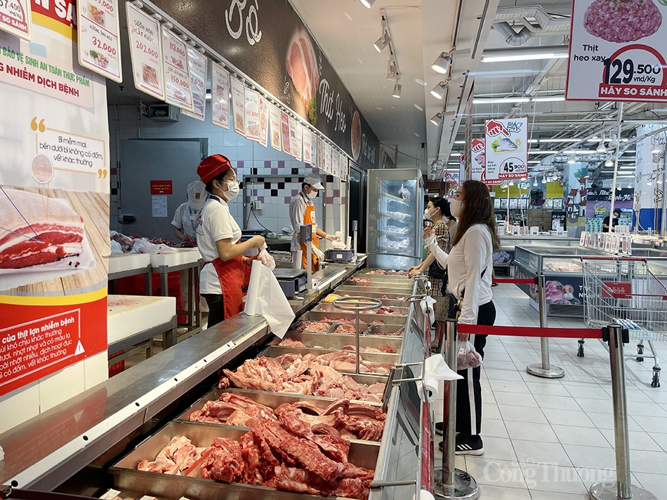 Lượng khách đến siêu thị ổn định trở lại trong ngày đầu Hà Nội siết chặt phòng dịch Covid-19 Lượng khách đến siêu thị ổn định trở lại trong ngày đầu Hà Nội siết chặt phòng dịch Covid-19