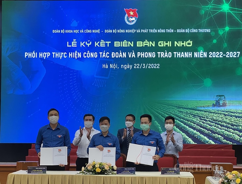 Tại Hội thảo, ĐTN 3 Bộ: Công Thương - KH&CN - NN&PTNT đã ký kết Biên bản ghi nhớ phối hợp thực hiện công tác Đoàn và phong trào thanh niên 2022 - 2027