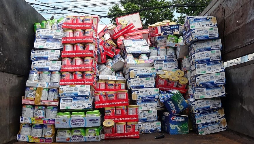 Tiêu hủy lô sữa và hàng hóa không rõ nguồn gốc trị giá 1,8 tỷ đồng Tiêu hủy lô sữa và hàng hóa không rõ nguồn gốc trị giá 1,8 tỷ đồng