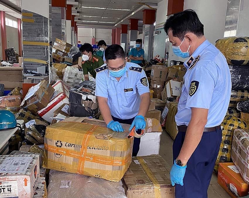 Quý I/2022, tình hình buôn lậu, gian lận thương mại trên địa bàn thành phố Hà Nội vẫn diễn biến phức tạp, nhất là trên môi trường kinh doanh thương mại điện tử Quý I/2022, tình hình buôn lậu, gian lận thương mại trên địa bàn thành phố Hà Nội vẫn diễn biến phức tạp, nhất là trên môi trường kinh doanh thương mại điện tử