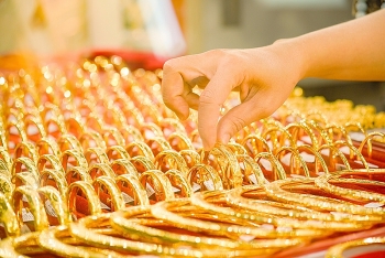 Giá vàng hôm nay ngày 5/8: Giá vàng “lơ lửng” ở mức cao kỷ lục