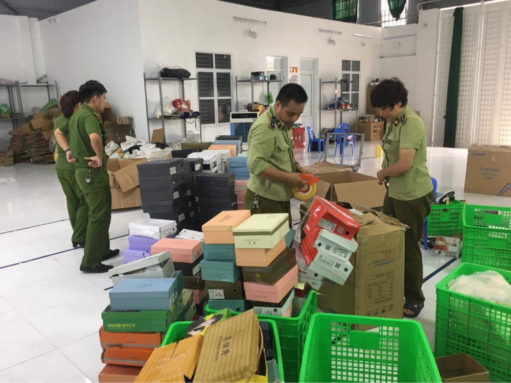 QLTT Hòa Bình: Tiếp tục kiểm soát, bình ổn thị trường 5 tháng cuối năm qltt hoa binh tiep tuc kiem soat binh on thi truong 5 thang cuoi nam