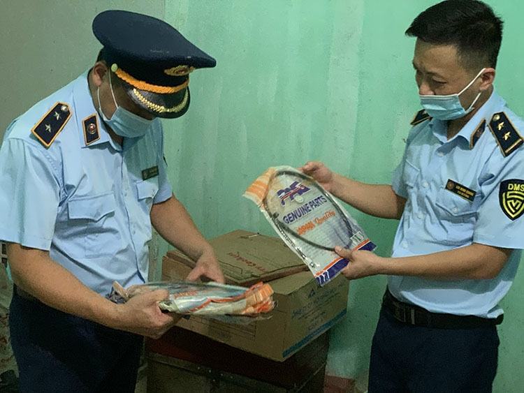 Cục QLTT Lào Cai thu giữ gần 600 chiếc dây công tơ mét xe máy không rõ nguồn gốc xuất xứ