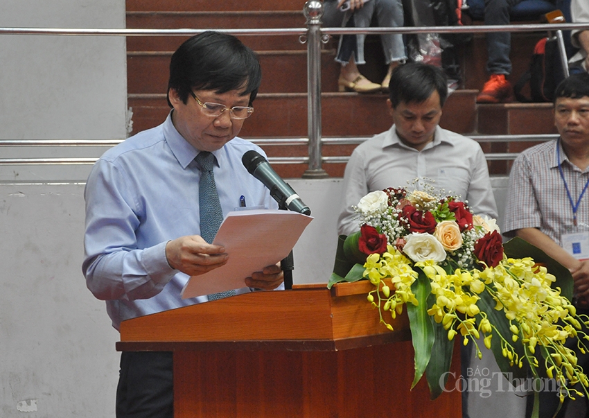 Ông Hồ Quang Lợi, Phó Chủ tịch thường trực Hội Nhà báo Việt Nam phát biểu tại Lễ bế mạc 1501-dsc-0681-copy