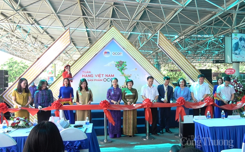 Lãnh đạo tỉnh và Cục Công nghiệp địa phương, Bộ Công Thương cắt băng khai mạc Hội chợ 5542-mm2-copy