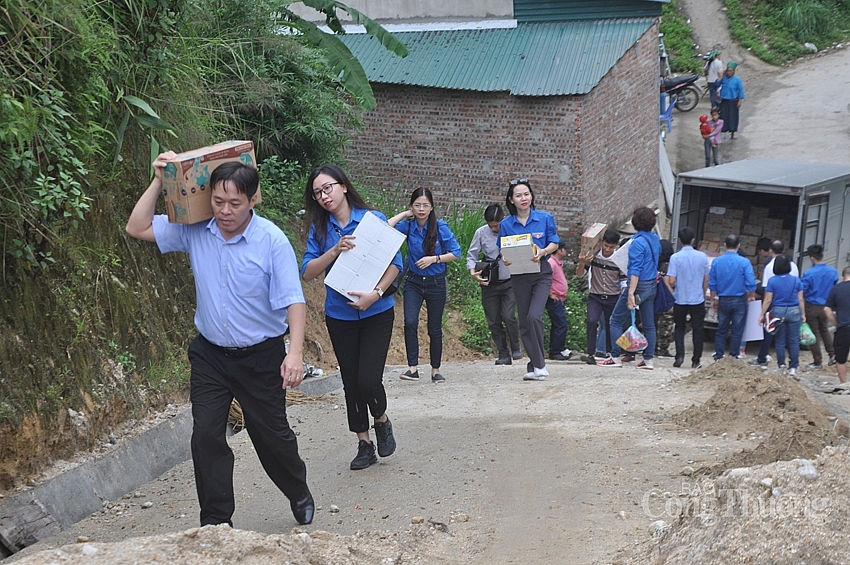 Đoàn Thanh niên Bộ Công Thương phát động ủng hộ chương trình “Hướng về miền Trung ruột thịt” Đoàn Thanh niên Bộ Công Thương phát động ủng hộ chương trình “Hướng về miền Trung ruột thịt”