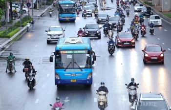 Hà Nội nhộn nhịp trở lại...
