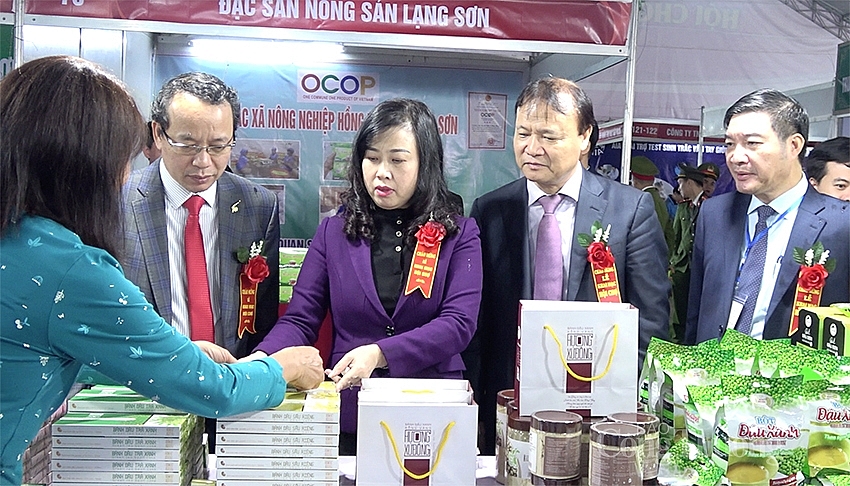 Thúc đẩy xúc tiến thương mại khu vực đồng bằng sông Hồng thuc-day-xuc-tien-thuong-mai-khu-vuc-dong-bang-song-hong-8