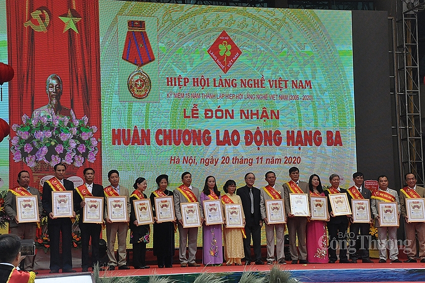 Hiệp hội Làng nghề Việt Nam đón nhận Huân chương Lao động hạng Ba hiep-hoi-lang-nghe-viet-nam-don-nhan-huan-chuong-lao-dong-hang-ba-6