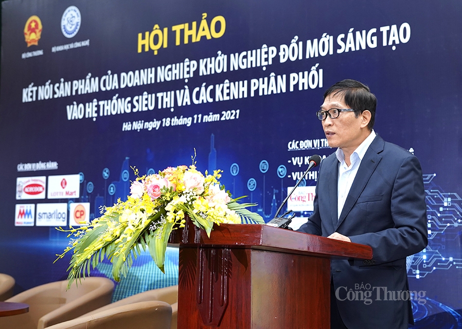 Thứ trưởng Bộ Khoa học Công nghệ Trần Văn Tùng nhận định lĩnh vực bán lẻ tại Việt Nam đang tăng trưởng rất nhanh Thứ trưởng Bộ Khoa học Công nghệ Trần Văn Tùng nhận định lĩnh vực bán lẻ tại Việt Nam đang tăng trưởng rất nhanh