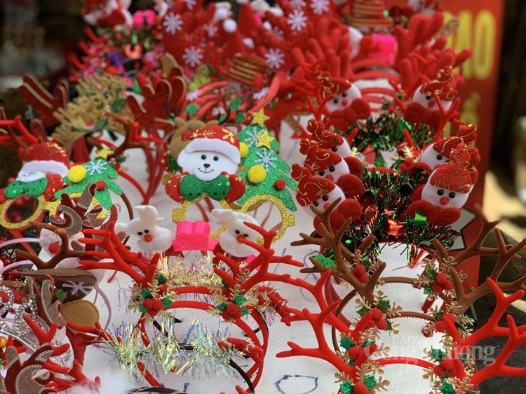 Các phụ kiện trang trí Giáng sinh bắt mắt