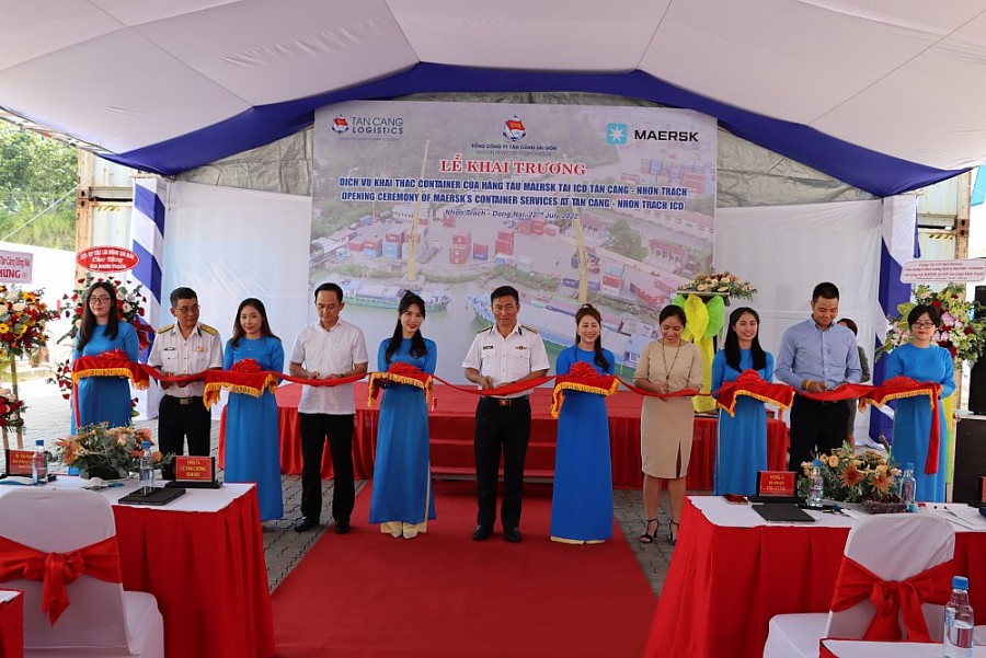 Khương trương dịch vụ khai thác container của hãng tàu Maersk Khương trương dịch vụ khai thác container của hãng tàu Maersk