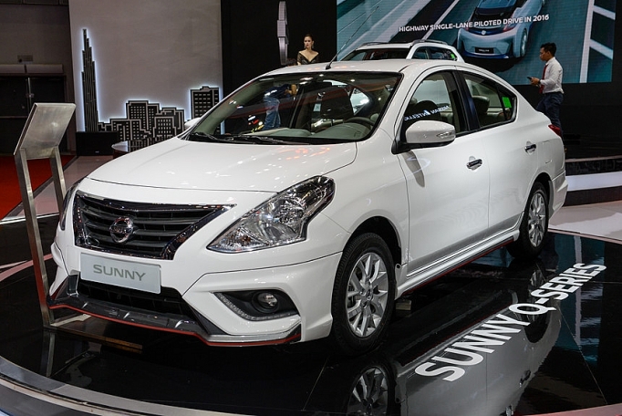 hai mau xe cua nissan mo hang giam gia tren thi truong o to