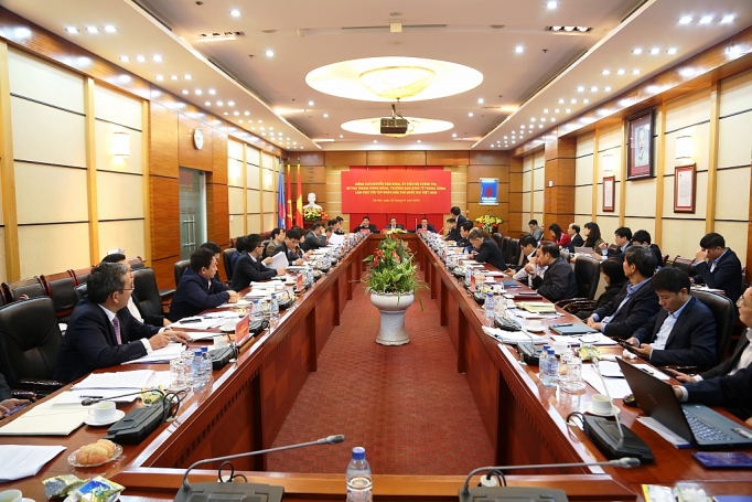 Hoàn thiện thể chế và cơ chế chính sách đặc thù cho ngành dầu khí hoan thien the che va co che chinh sach dac thu cho nganh dau khi